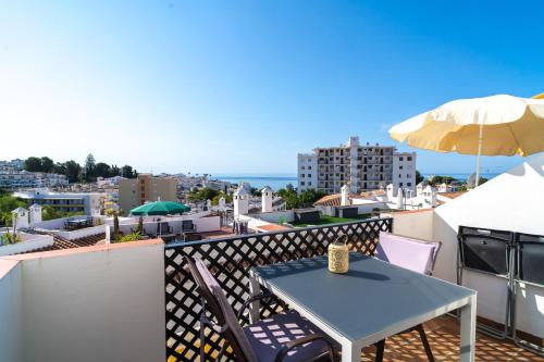 Verano Azul Casa Monica - Apartment with Sea Views & Pool Access