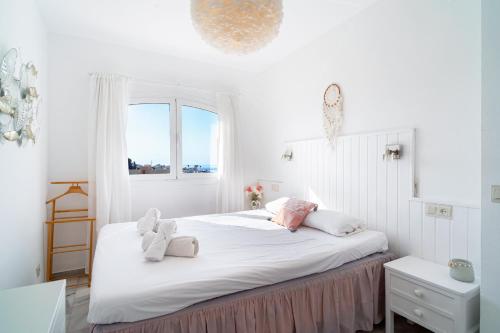 Verano Azul Casa Monica - Apartment with Sea Views & Pool Access