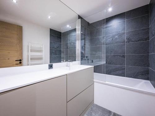 Appartement duplex rénové au centre, idéal pour famille, 2 chambres, 4-5 pers