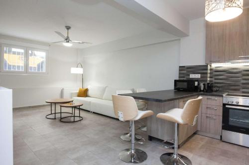 Refined 1 Bd Home in Athens Kolonaki