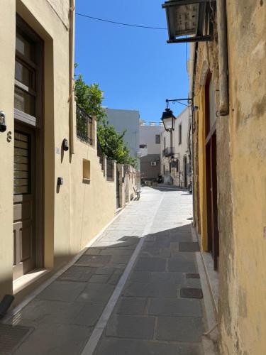 Sea Path VII Rethymno old town luxury Maisonette steps to beach