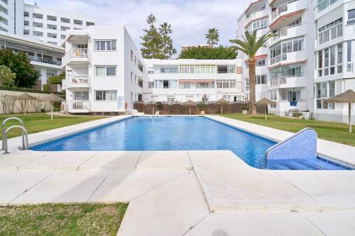 Large One Bed Apt