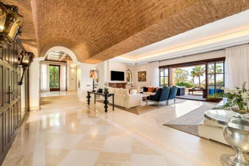 All About Villa Ronda