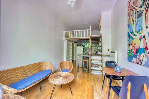 Sunny Duplex with Private Terrace