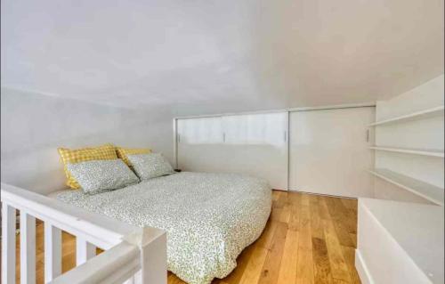 Sunny Duplex with Private Terrace