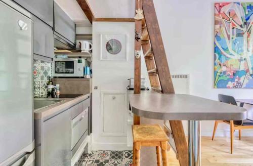 Sunny Duplex with Private Terrace