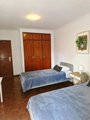 Cozy Twin Room with Private Bathroom - Full Kitchen