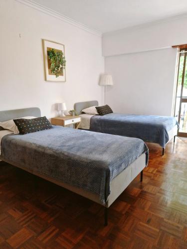Cozy Twin Room with Private Bathroom - Full Kitchen