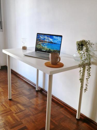 Cozy Twin Room with Private Bathroom - Full Kitchen