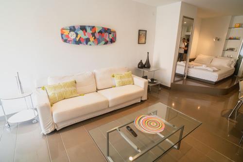 Topos exclusive Vouliagmeni ''Surfhouse''