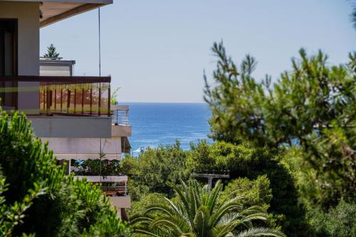 Topos exclusive Vouliagmeni ''Surfhouse''