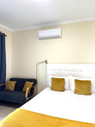 Praia da Rocha, 601 Faia, Lovely Studio, Air Conditioning and Free WIFI, by IG