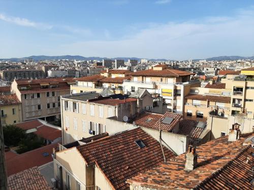 50m2 à 3 minutes à pied du Vieux-Port, Vue dégagée sur les toits