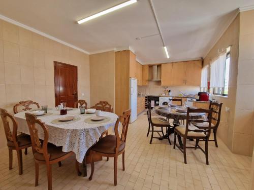 Portimão Guest House - Suites & Rooms, Rooftop River View, BBQ & AC