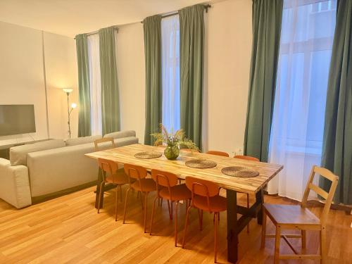 90 m2 Spacious Apartment with Free Parking