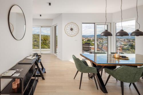 Penthouse Seaview Emilia