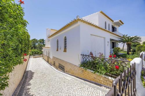 Villa Aldeia Cristina by Villa Plus