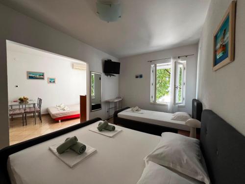 Lower Central Beach Apartment Baška Voda