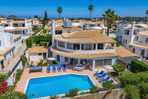 Villa Elanor by Villa Plus