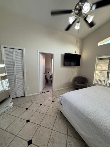 3 bedroom home with private pool photo 32
