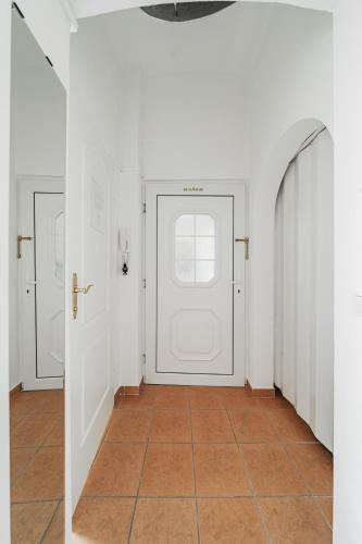 Central Courtyard Apartment