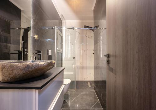 Stylish City Escape in the Heart of Athens