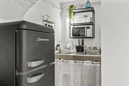 Central Basement Apartment near Belvedere