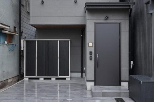 NEW OPEN, 130m2 Villa, 2 Stops to Namba, Free, Parking The Osaka Private Villa