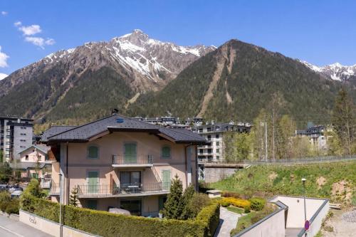 Apt Lyret II Family 2BR in Central Chamonix & Balcony - Happy Rentals photo 8