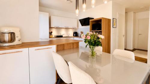 Lili & Derya - Apartment in Colmar, Mountain View, Private parking