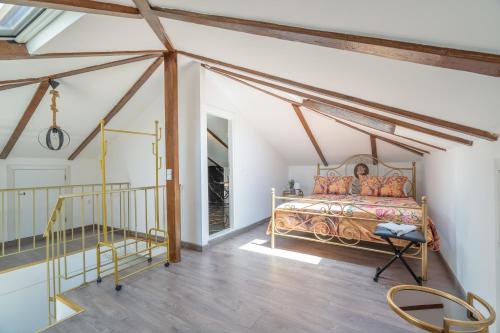 Agis Luxury House