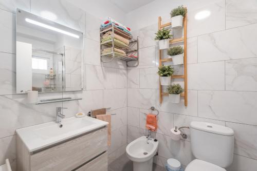 Fantastic 1-bedroom With Sea View