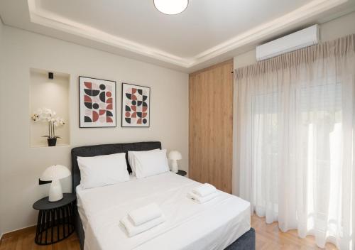 LIV - Chic 2BR Signature Flat Near Metro