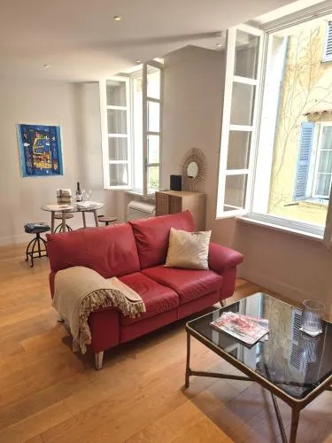 Elegant Apartment on a Quiet Street in Old Town photo 1