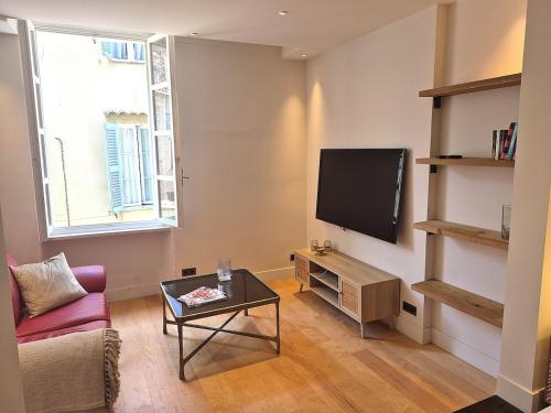 Elegant Apartment on a Quiet Street in Old Town photo 6