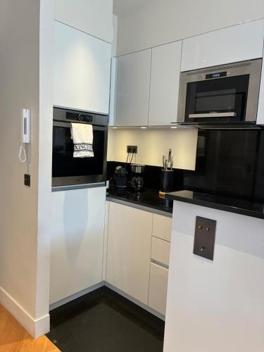 Elegant Apartment on a Quiet Street in Old Town photo 38