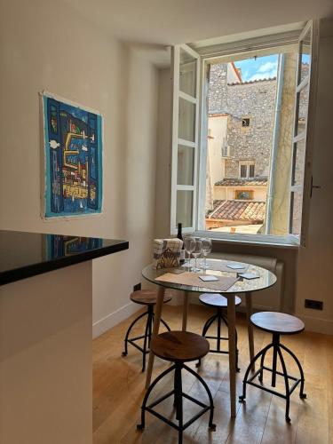 Elegant Apartment on a Quiet Street in Old Town photo 5