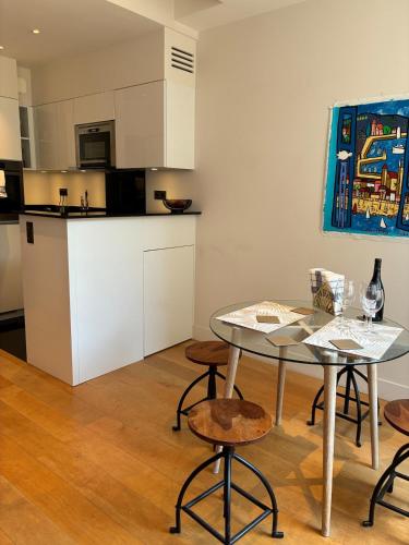 Elegant Apartment on a Quiet Street in Old Town photo 29