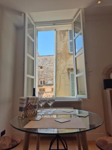 Elegant Apartment on a Quiet Street in Old Town photo 27