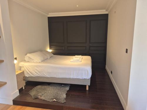 Elegant Apartment on a Quiet Street in Old Town photo 26