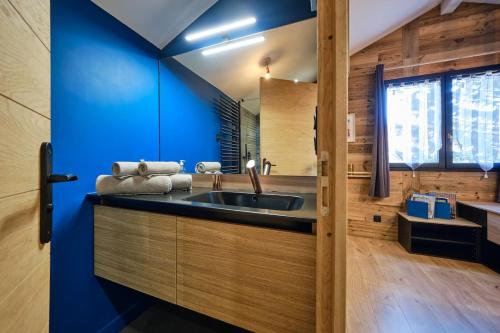 Cozy studio in the hills above Lake Annecy