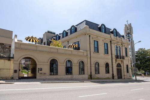 1BR Flats with AC | Porto Urban Gardens