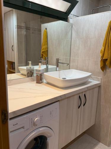 Pueblo Torrequebrada, Benalmadena 2 Bed Apt