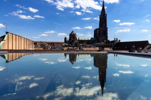 Stunning 1-bedroom with Cathedral view - Broglie