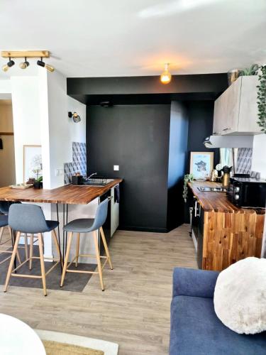 Beautiful cozy 1-bedroom 900m from the Lake