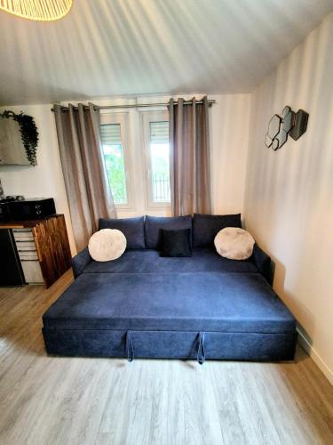 Beautiful cozy 1-bedroom 900m from the Lake