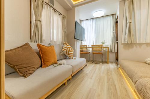 Apartment Only 2 Stops to Shinjuku Includes Baby Essentials & Luggage Hold