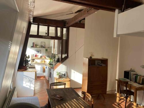 Loft avec mezzanine au Canal Saint Martin