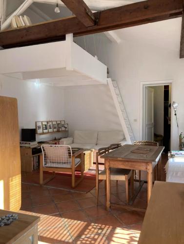 Loft avec mezzanine au Canal Saint Martin