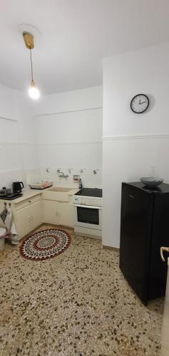 Bright 2-room apartment with two balconies in Zografou, Athens